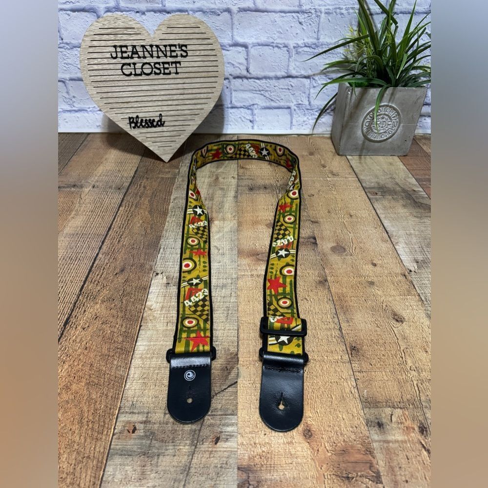 GUITAR STRAP. PLANET WAVES. MULTI COLOR PATTERN. ONE SIZE